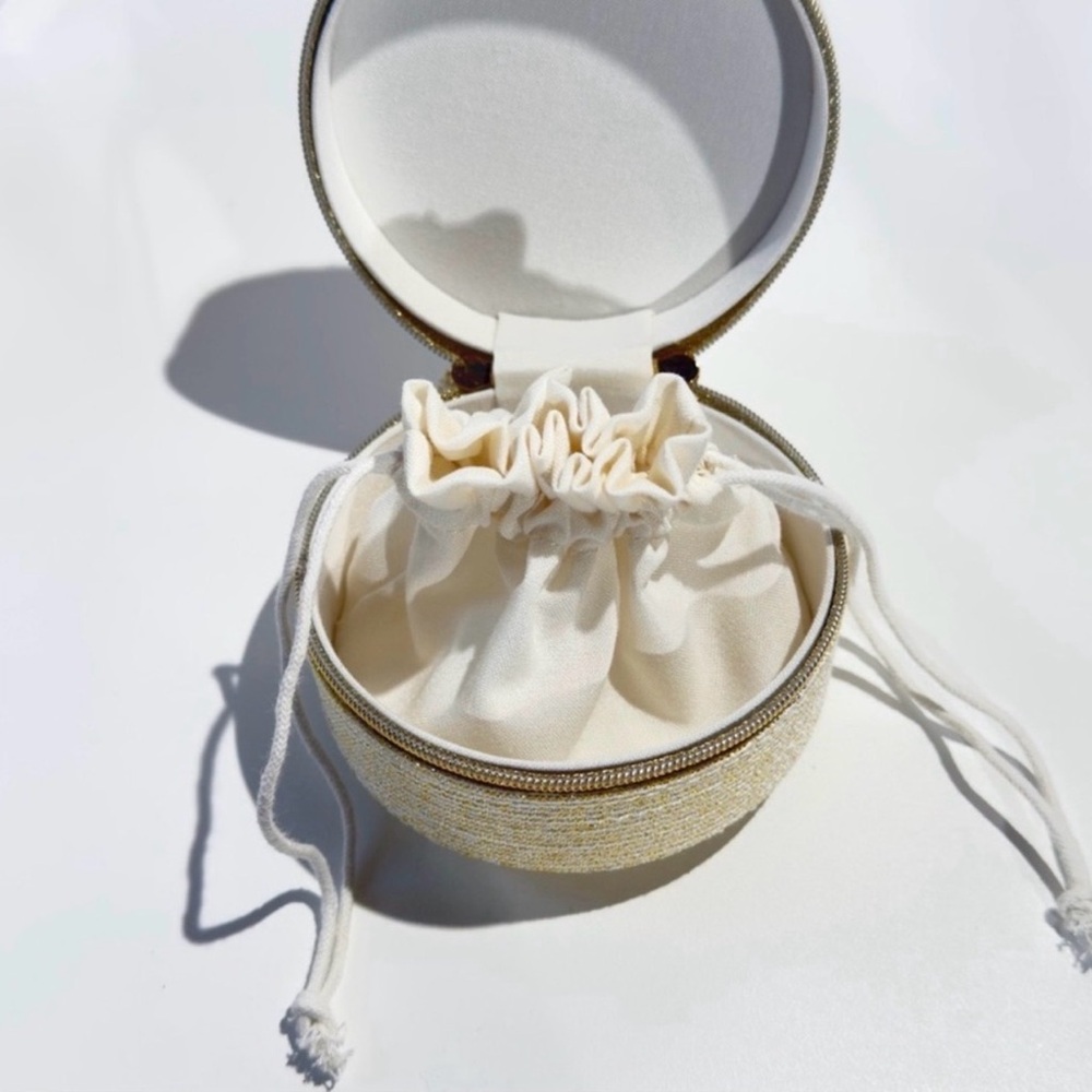 Dior Beauty✨💛⭐️Gold Round Zip Cosmetic Pouch - Picture 2 of 3